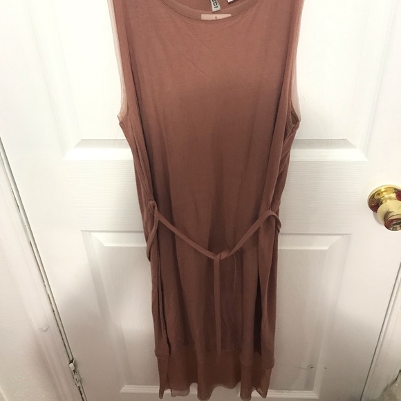 H&M Dresses & Skirts - H&M semi-long dress